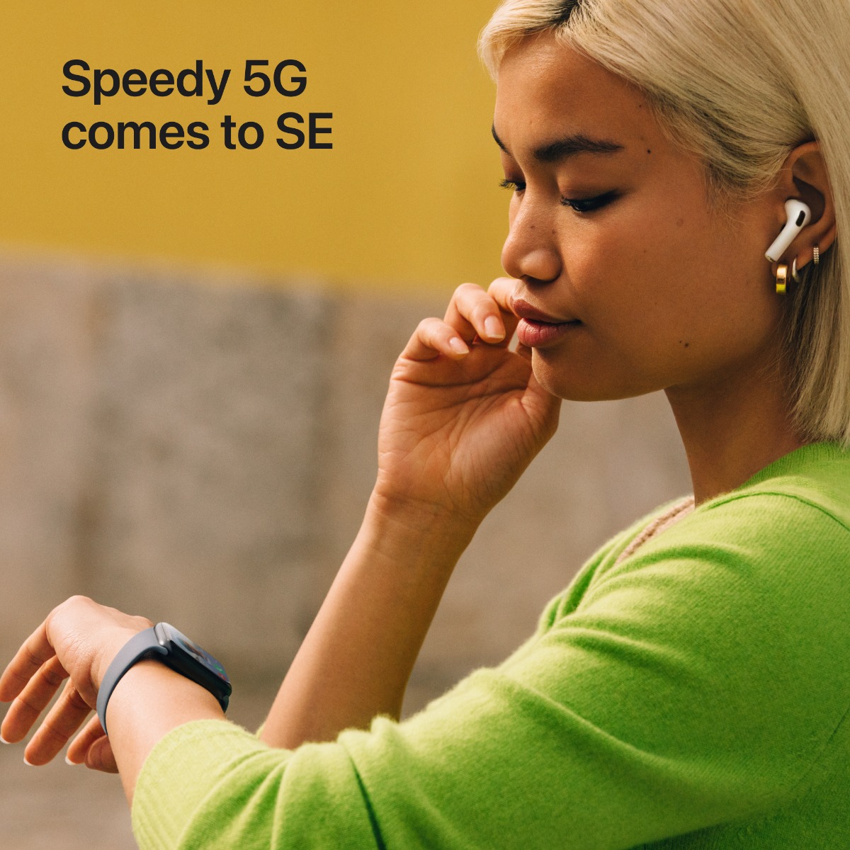 Apple Watch SE 3 Sport Band GPS + Cellular 44mm Product Image 5