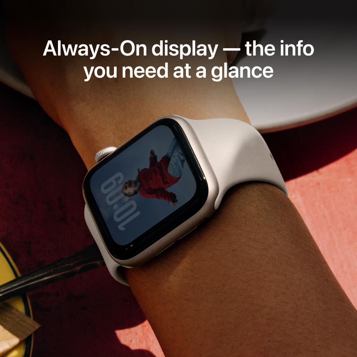 Apple Watch SE 3 GPS 44mm Starlight Aluminium Case with Sand Sport Band Product Image 5